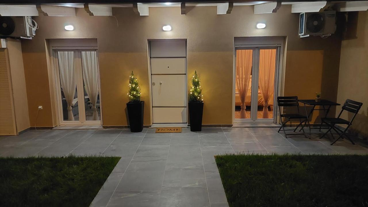 Ria'S Gardenview Apartment ヨアニナ エクステリア 写真