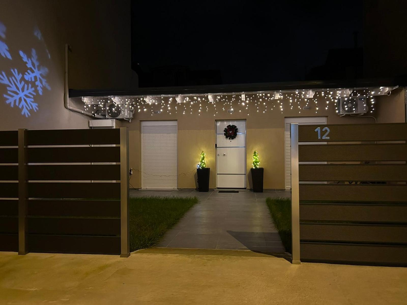 Ria'S Gardenview Apartment ヨアニナ エクステリア 写真